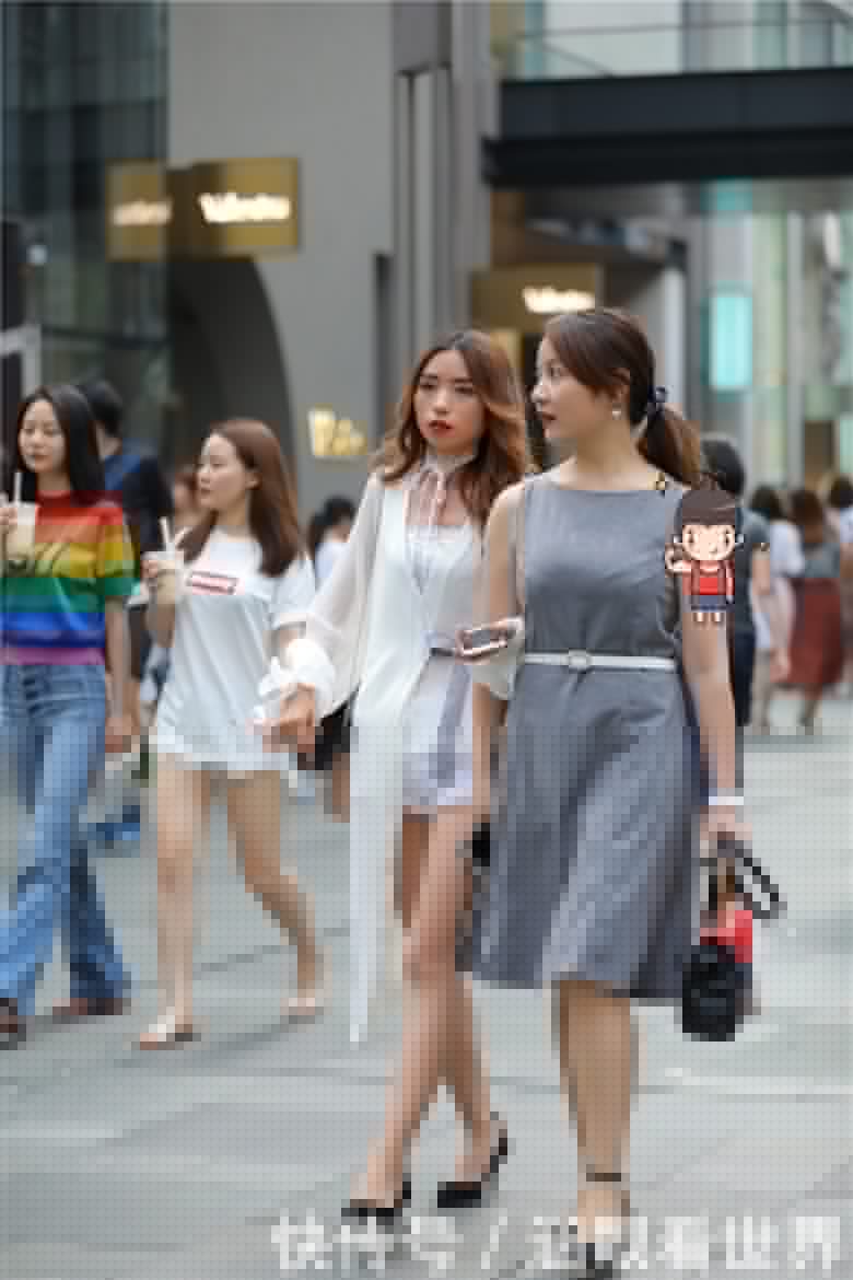 一茶寸止视频 他低垂的止视眼帘下