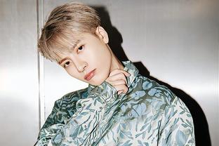 长大后与我形同陌路的竹马圣骑士在密室中向我吐露执着爱意！？ 铠甲被露水浸得冰凉